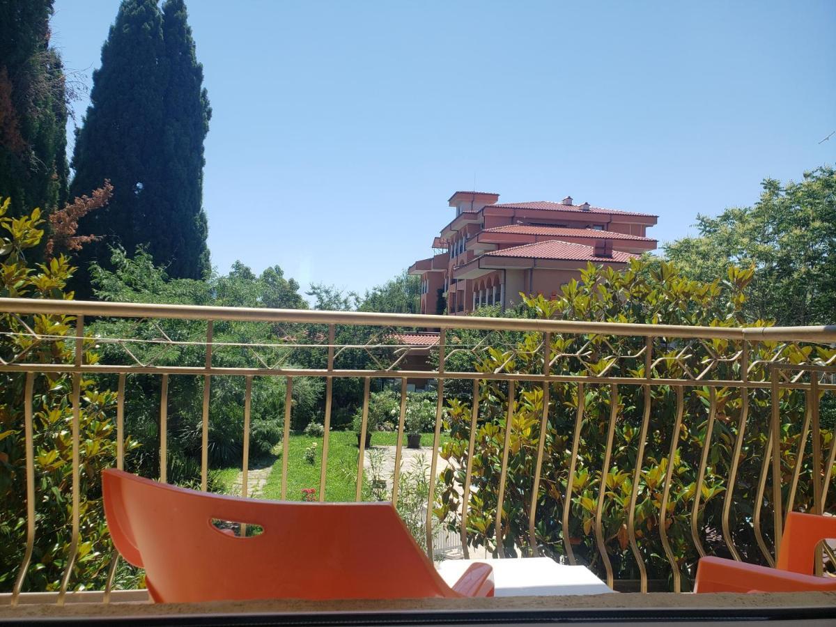 Family Hotel Magnolia Slantchev Briag Extérieur photo